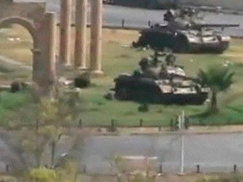 Los tanques de Al Asad siguen con el objetivo puesto en la ciudad siria de Hama