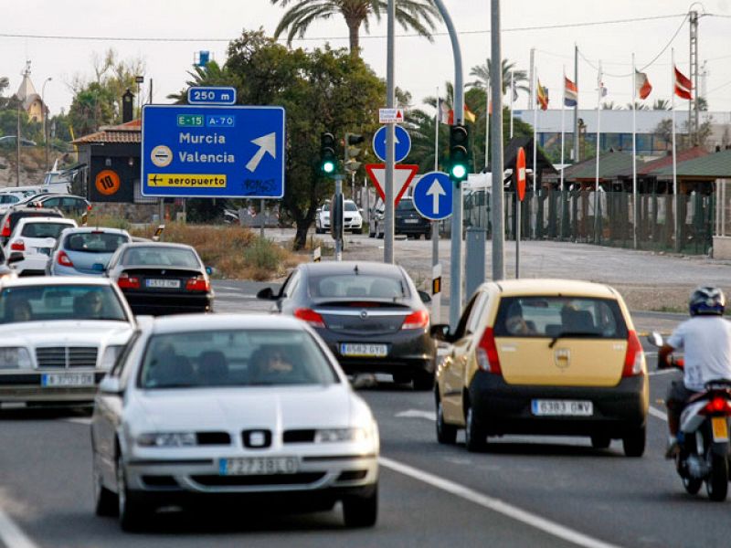 DGT propone 90 km/h para el límite en carreteras secundarias y un curso para el carné A de moto