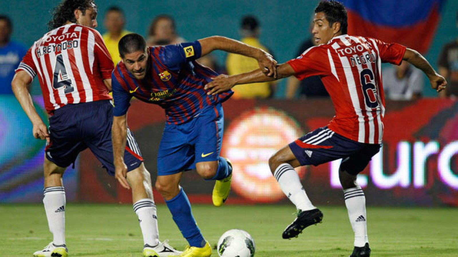 El Chivas da la sorpresa ante el Barça | Ver