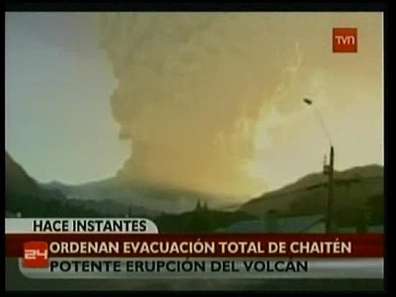 La erupción de un volcán obliga a evacuar por completo la ciudad chilena de Chaitén