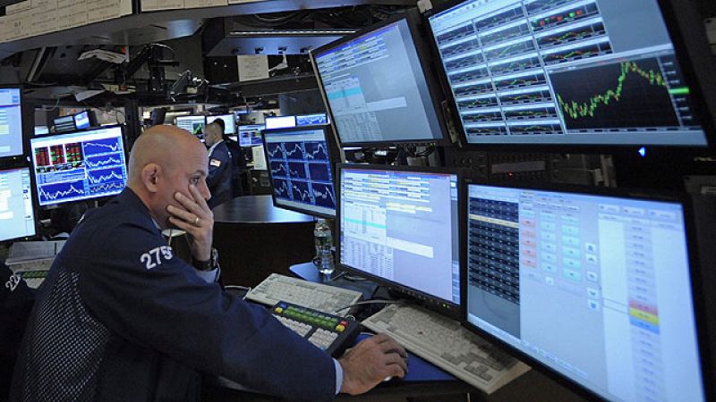 Wall Street cierra en su nivel más bajo de los últimos 11 meses, pero las asiáticas resisten