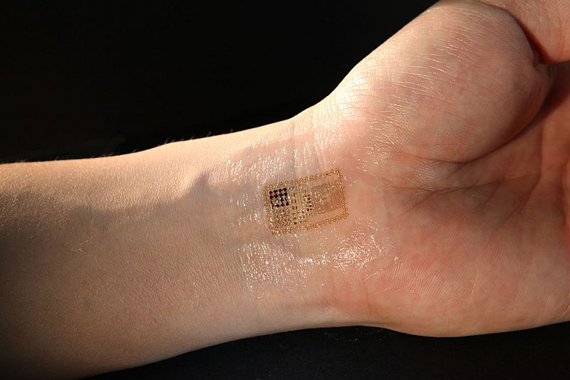 Un tatuaje electrónico que se integra en la piel para monitorizar las constantes vitales