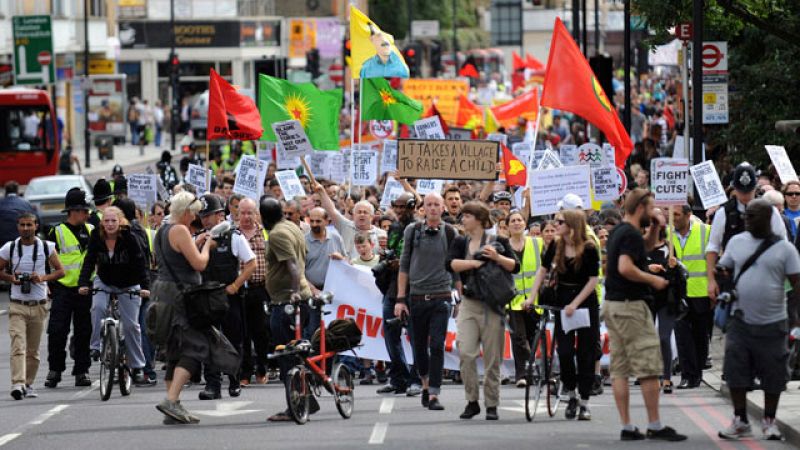 Crece la tensión entre Cameron y la Policía por la actuación frente a los disturbios