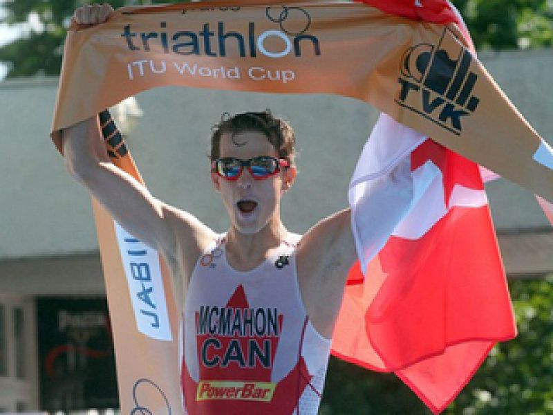 Brent McMahon y Gwen Jorgensen vencen en la Copa del Mundo de Triatlón