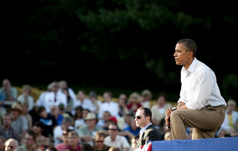 Obama anuncia un plan para septiembre para impulsar el empleo y la economía