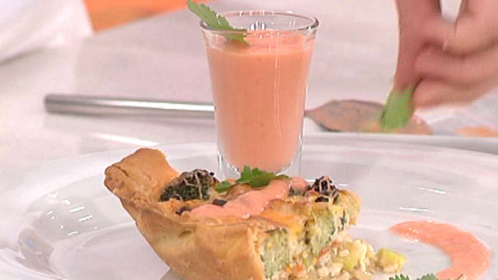 Saber Cocinar - Tarta de verduras y salmorejo - 16/08/11 - RTVE Cocina | Ver