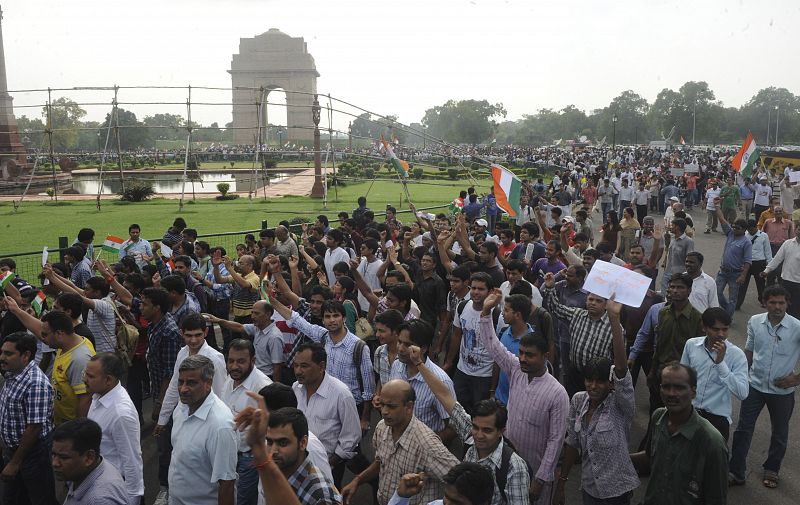 La protesta por la detención de Hazare se extiende por toda la India y amenaza al Gobierno