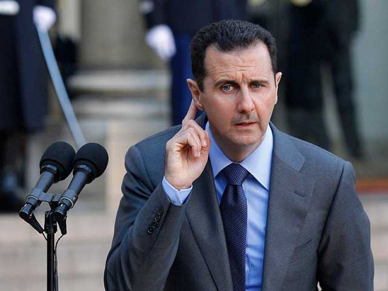 Los líderes occidentales exigen la dimisión de Asad tras cinco meses de represión en Siria