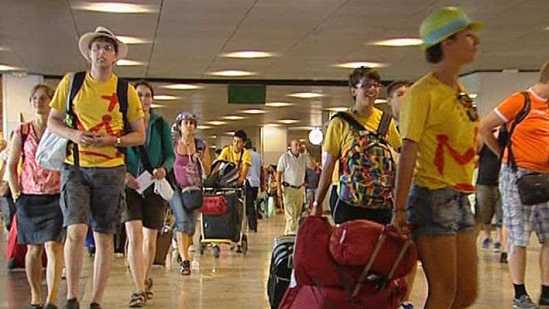 El peregrinaje a casa prosigue tras la clausura de los actos de la JMJ en Madrid