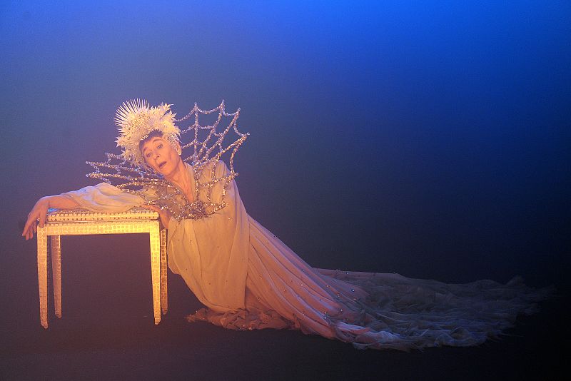 Angelhada: sueños y andanzas de una entrañable hada de 70 años