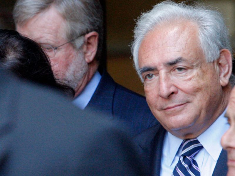 El juez retira los cargos contra Strauss-Kahn, deseoso de volver a Francia tras su "pesadilla"