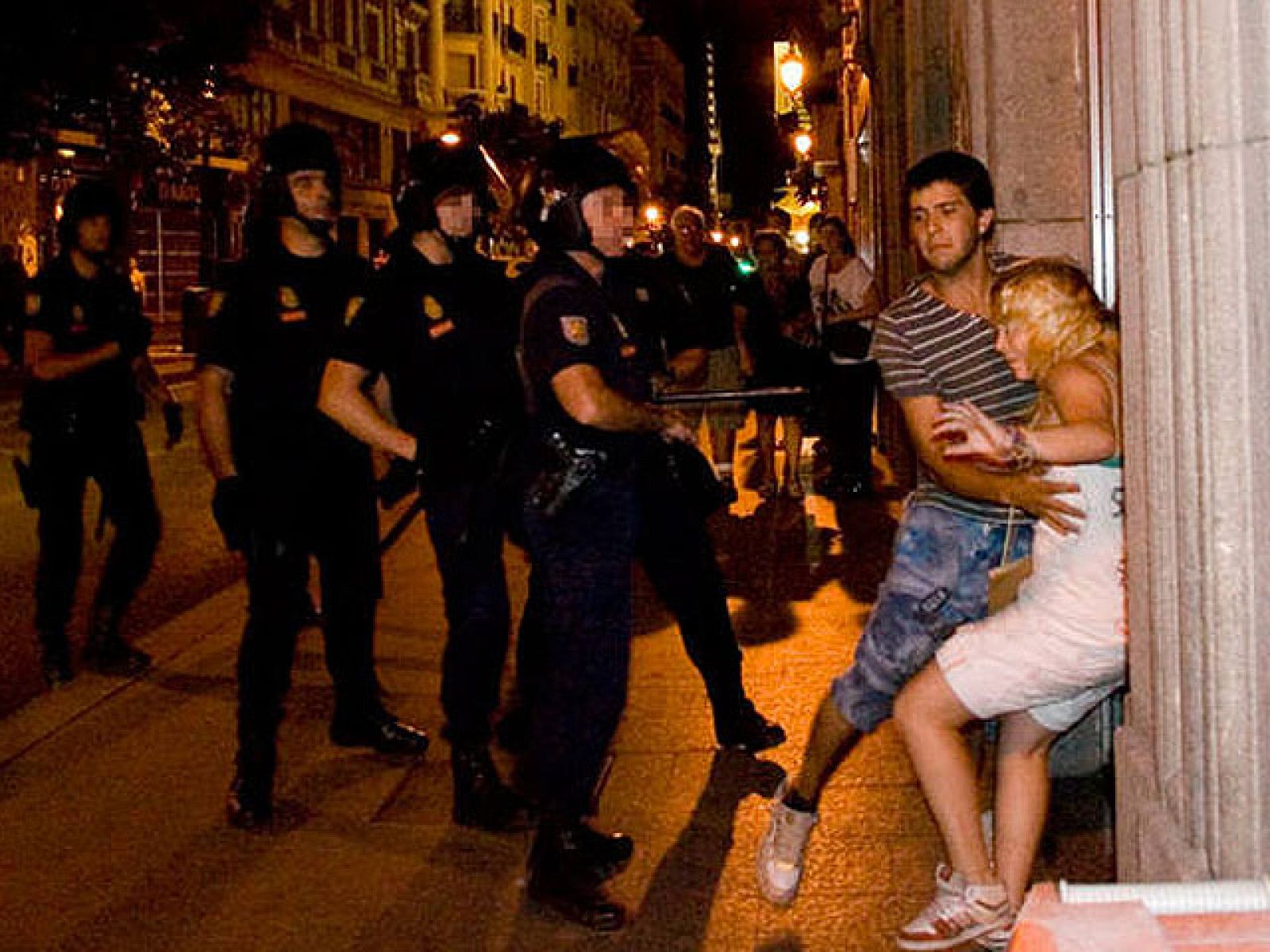 Interior abre expediente por "falta grave" a tres  agentes que "se extralimitaron en sus funciones" en la carga