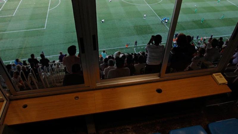 Las radios acuden con notarios a los estadios ante el cierre de puertas impuesto por la LFP