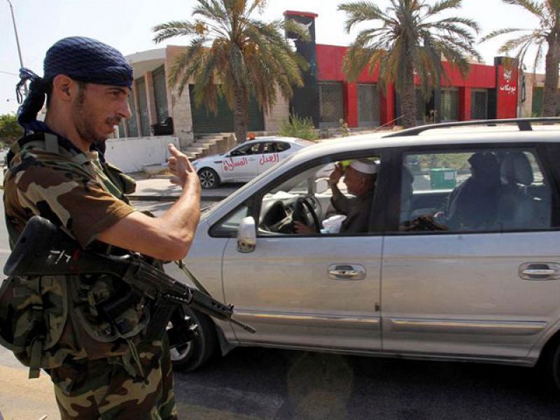 Los rebeldes aseguran contar con agua y víveres para abastecer a la población de Trípoli