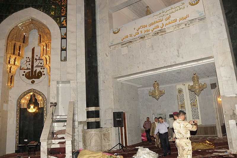 Aumentan a 28 los muertos en el atentado suicida contra una mezquita suní en Bagdad