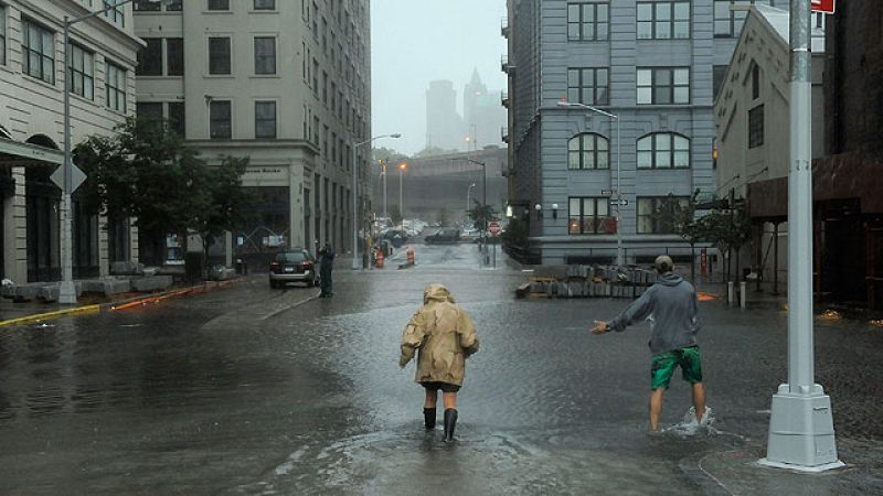 El presidente de Estados Unidos advierte que el huracán 'Irene' sigue siendo peligroso