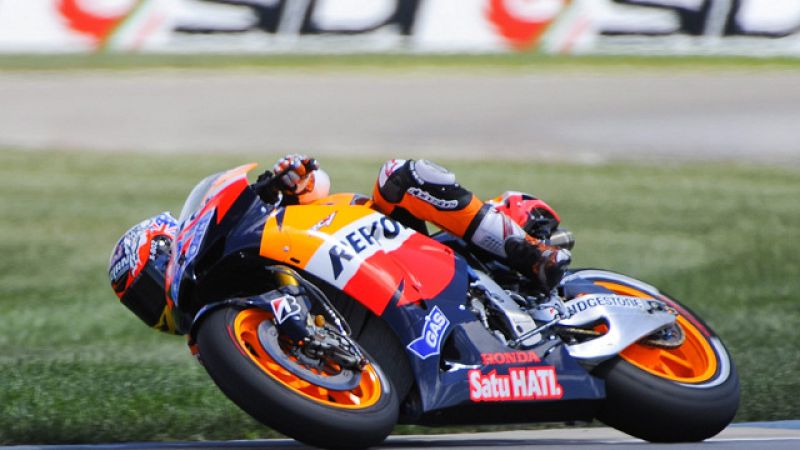 Stoner asesta un duro golpe al campeonato