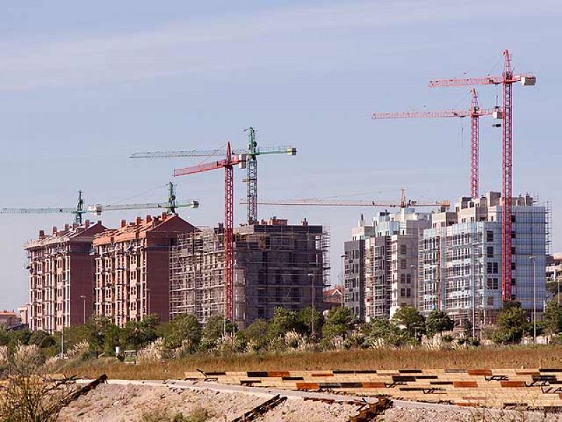 La firma de hipotecas sobre viviendas se hunde un 42,4% en junio y acumulan 14 meses de caídas