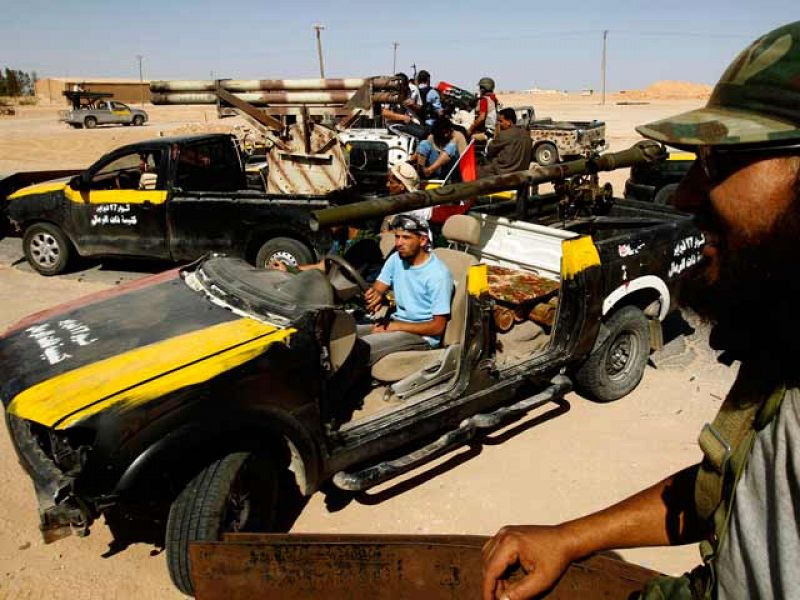 Los aliados alertan: La guerra no ha acabado y hay que eliminar los "restos" del régimen libio