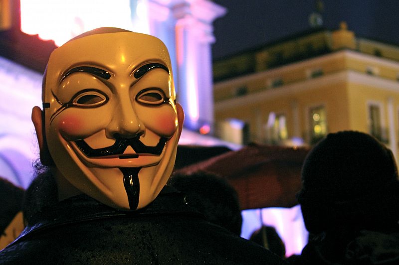 Las máscaras de Anonymous enriquecen al imperio Warner