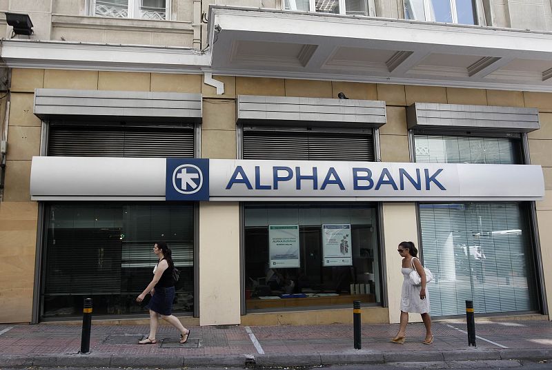 Los dos mayores bancos privados de Grecia se fusionan con la ayuda financiera de Catar