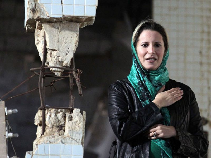 Argelia alega razones humanitarias para acoger a los Gadafi y los rebeldes exigen su regreso