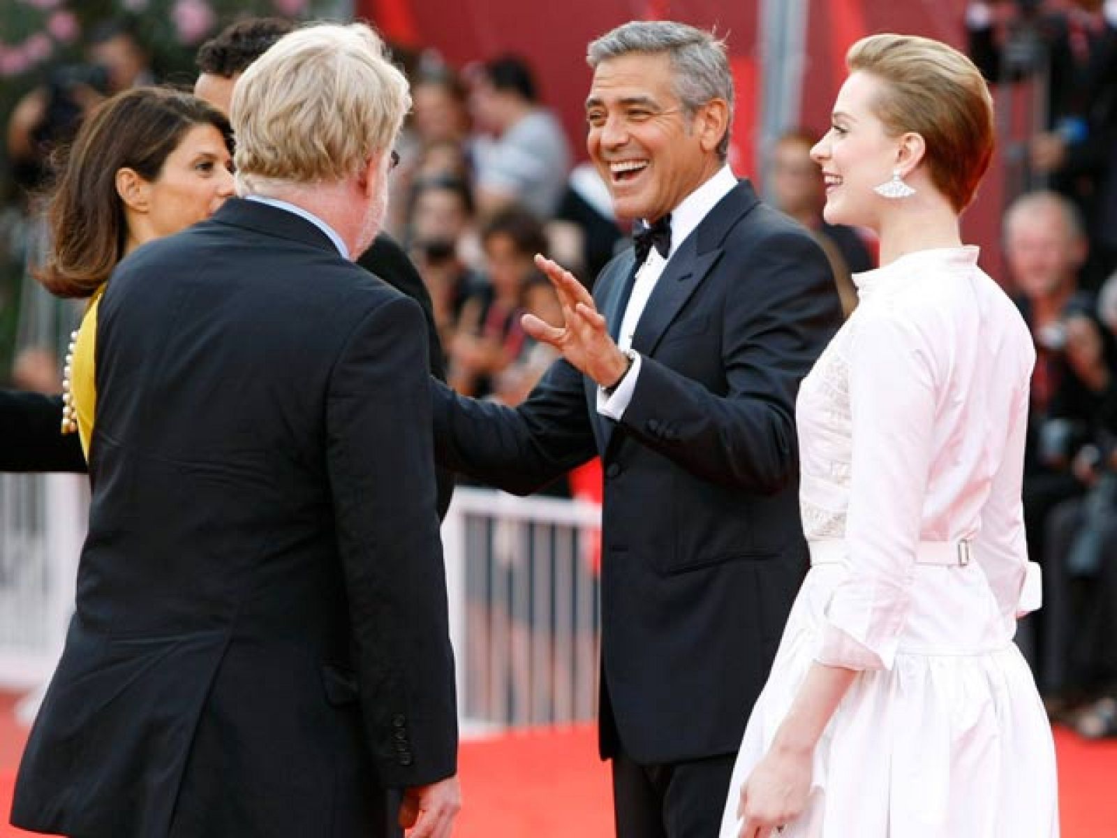 Clooney y otras estrellas en el firmamento de Venecia | Ver