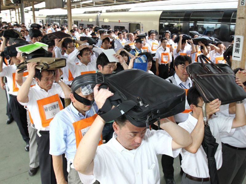 Japón realiza su primer simulacro nacional de terremoto tras el seismo y el tsunami de marzo