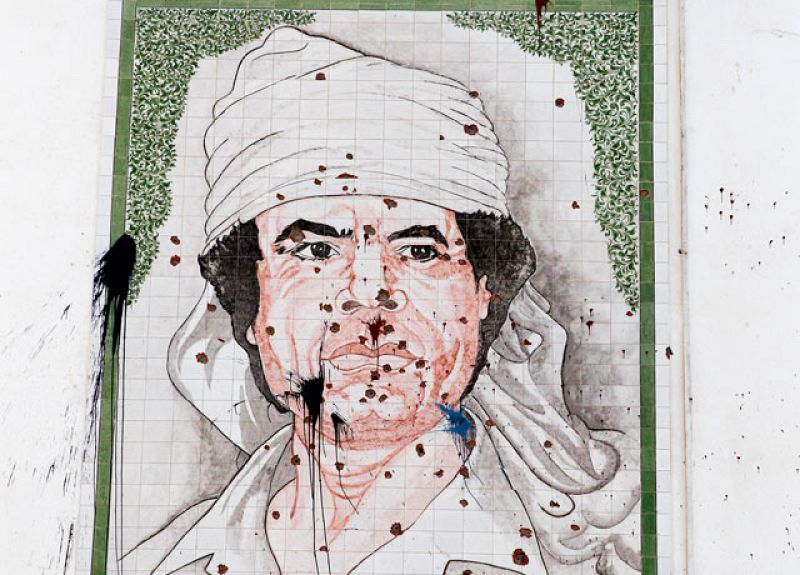 La nueva Libia se perfila en París 42 años después de la llegada de Gadafi al poder