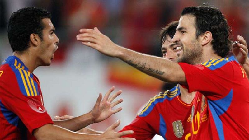 Iniesta y Cesc resuelven el España - Chile en 45 minutos