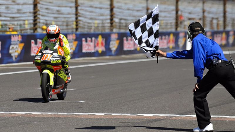 Johann Zarco protagoniza una llegada 'sui generis'