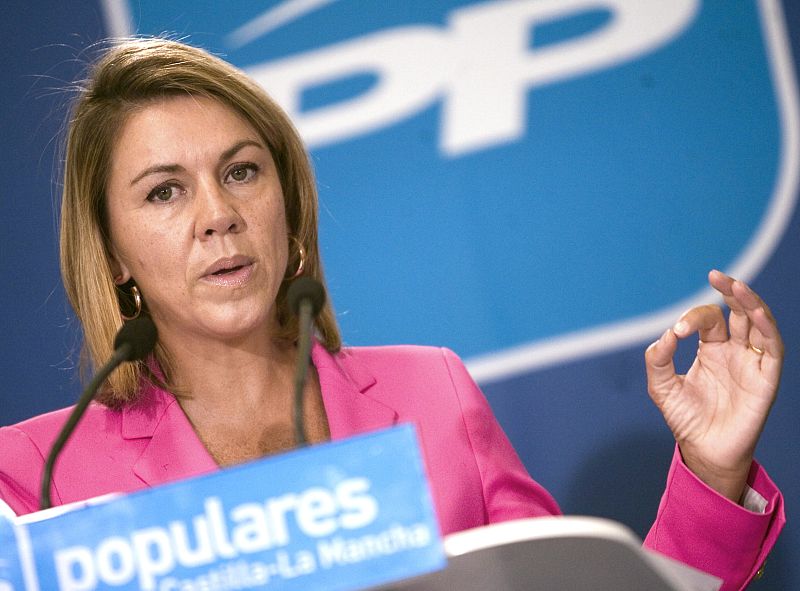 Cospedal considera al PSOE "la verdadera motosierra del Estado de bienestar"