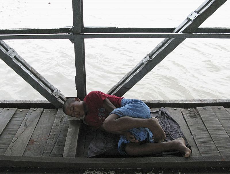 Los supervivientes del 'Nargis' deambulan por las calles sin techo ni alimento