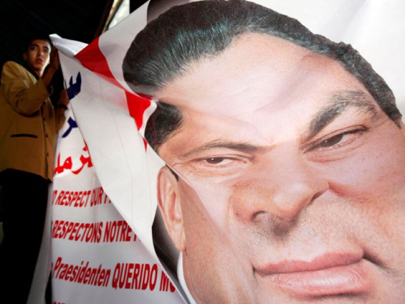 Choques entre partidarios y detractores de Mubarak en la reanudación del juicio