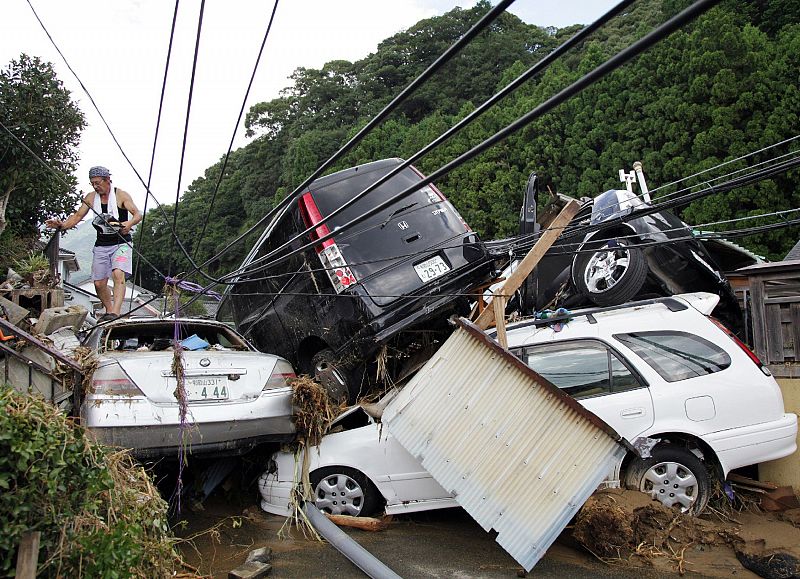 El tifón 'Talas' deja 49 muertos y 56 desaparecidos a su paso por el sur de Japón