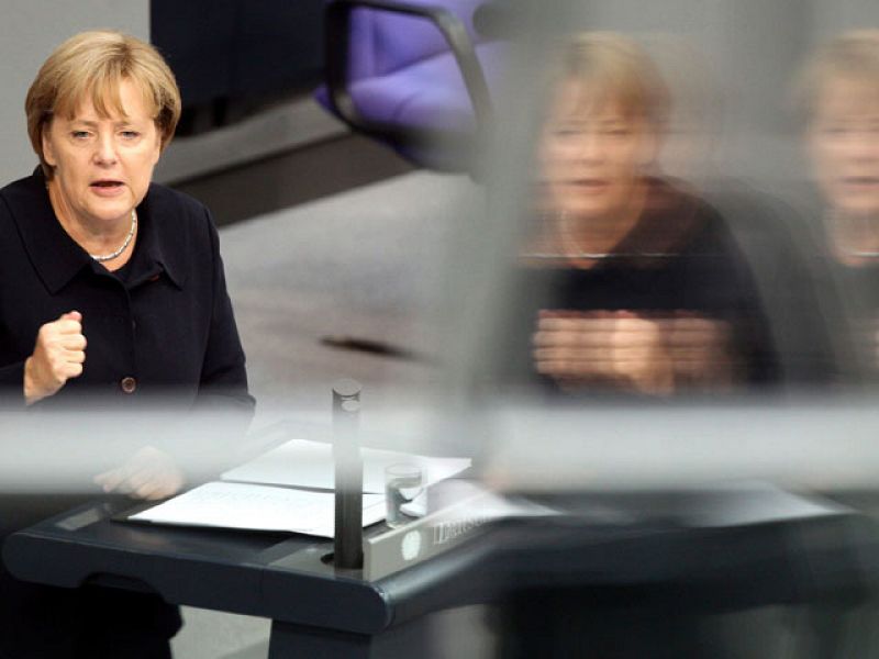 Merkel se arroga la "misión" de sacar a Europa de la crisis tras ser "avalada" por el Constitucional