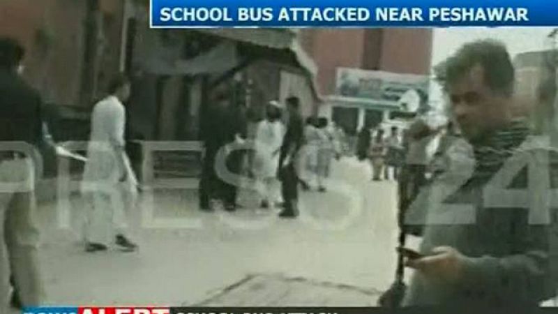 Mueren tiroteados cuatro niños tras el asalto talibán a un autobús escolar en Pakistán