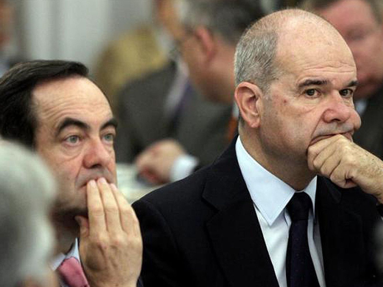 Bono y Chaves se declaran "muy amigos" y dan por cerrado su "pique"