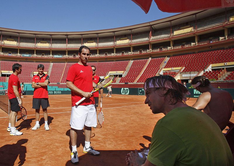 El equipo español de Copa Davis se aclimata al horno cordobés