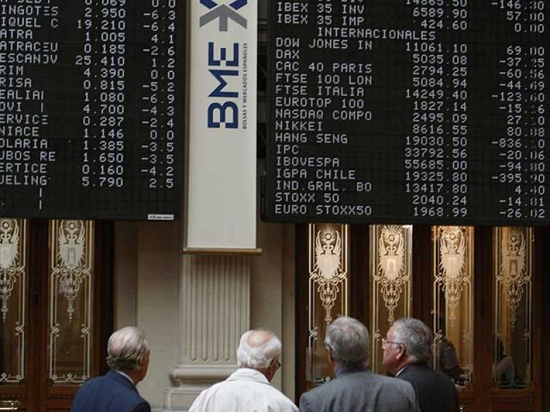Las Bolsas cierran al alza por el revulsivo de los eurobonos y el Ibex recupera los 8.000