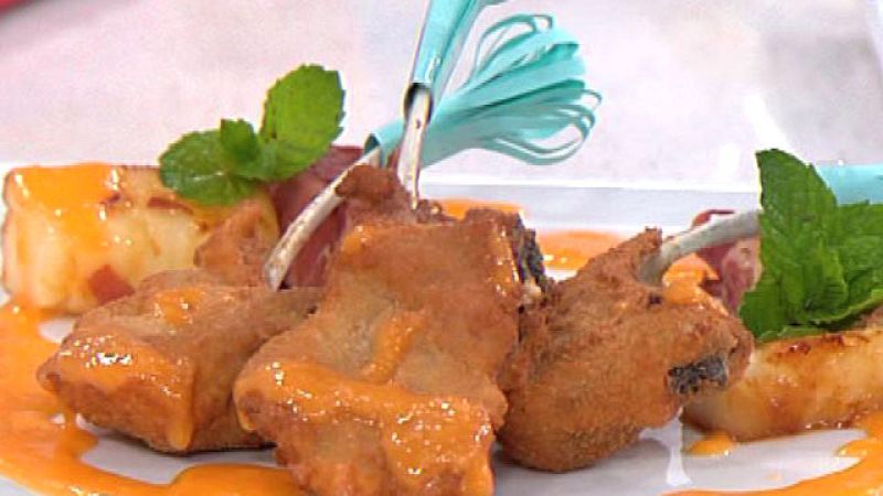 Chuletillas de cordero empanadas con salsa de tomate (15/09/2011)