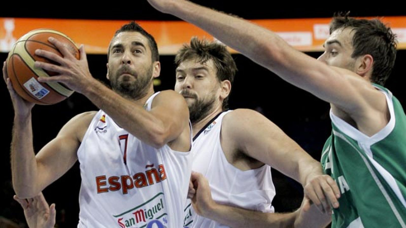 El jugador de la selección española de baloncesto tira de galones para liderar la victoria de España sobre Eslovenia y firmar el pase a semifinales