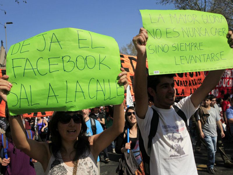 Los estudiantes chilenos vuelven a las calles mientras esperan una respuesta del Gobierno