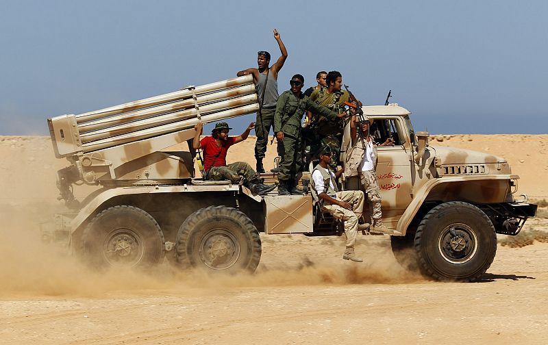 Los rebeldes libios entran en Sirte, uno de los principales bastiones de Gadafi
