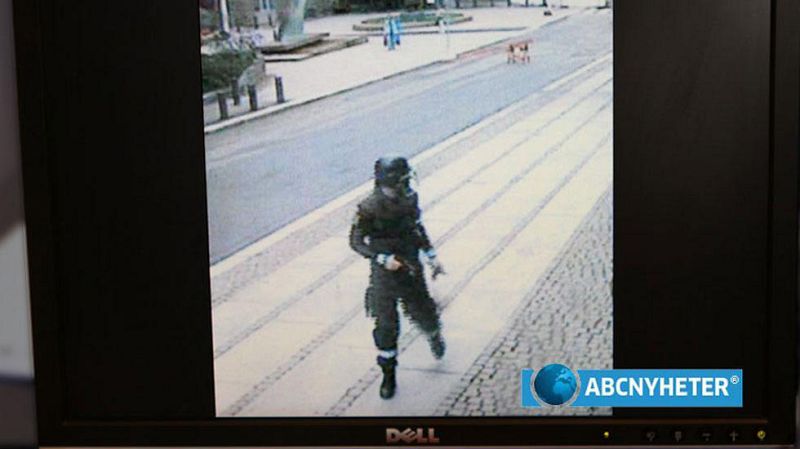 Nuevas fotografías de los atentados de Noruega muestran a Breivik con uniforme de policía