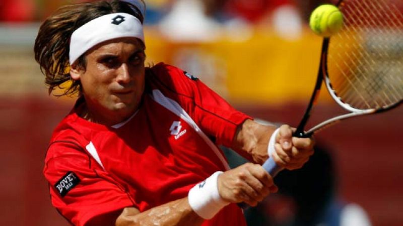 Ferrer gana sin apuros a Simon y consigue el segundo punto para España