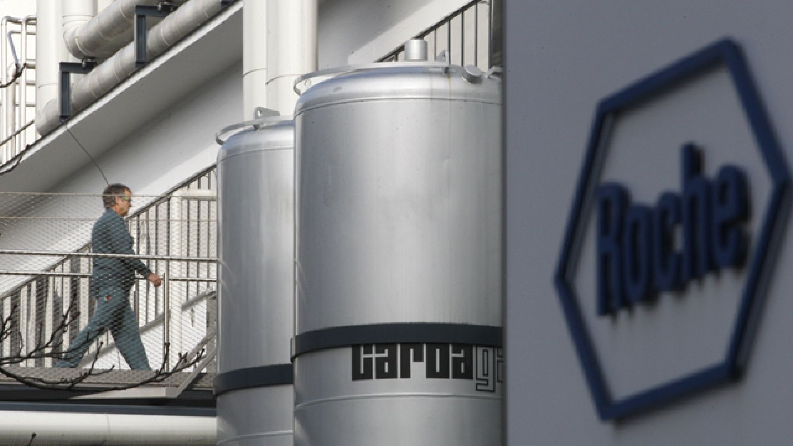 La farmacéutica Roche cortará el suministro de medicamentos a hospitales griegos, por impago