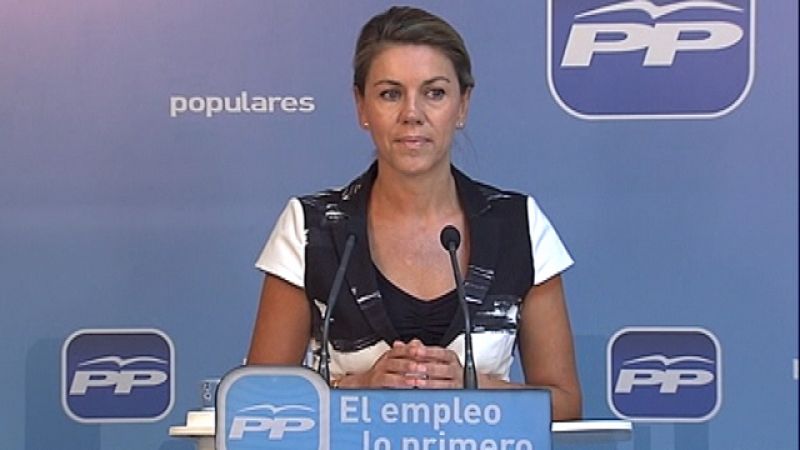 María Dolores de Cospedal critica que el PSOE lleva ocho años "haciendo la pelota a los bancos"