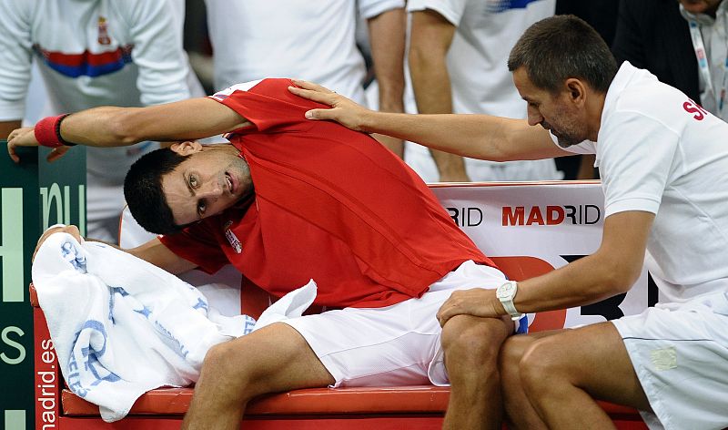 Djokovic no aguanta más de un set ante Del Potro y Argentina será el rival de España