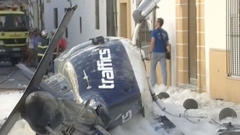 Tres mujeres heridas en el aterrizaje forzoso de un helicóptero en Cádiz